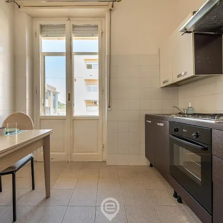 Poetto Family House - Near The Beach דירה קליארי